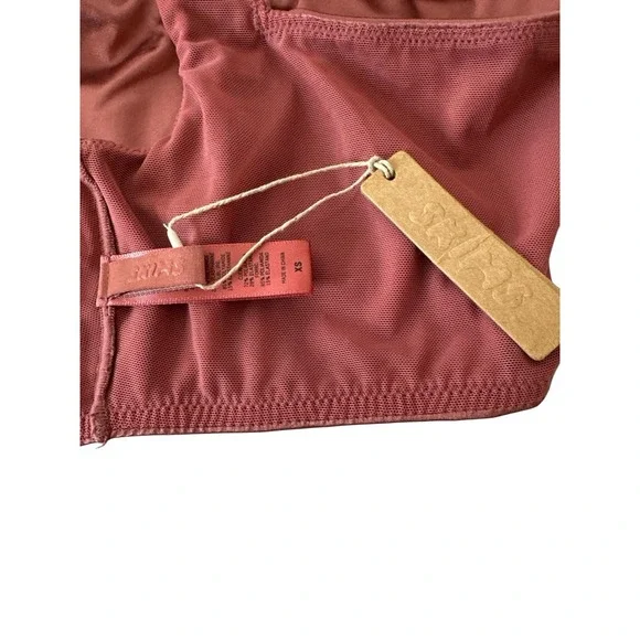 New SKIMS Bralette Top Women's XS Berry Stretch Satin Square‎ Neck Romantic New - Picture 7 of 10